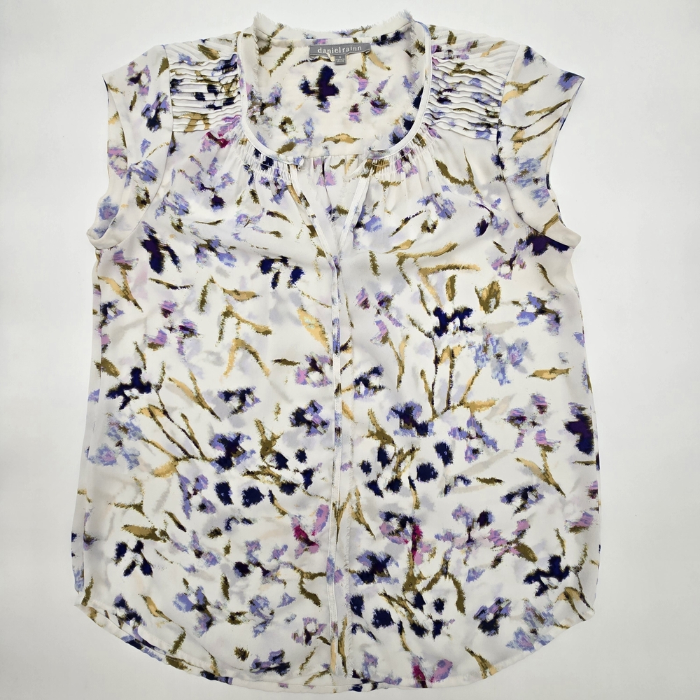 Women's Daniel Rainn‎ Cream Floral Blouse Size Small